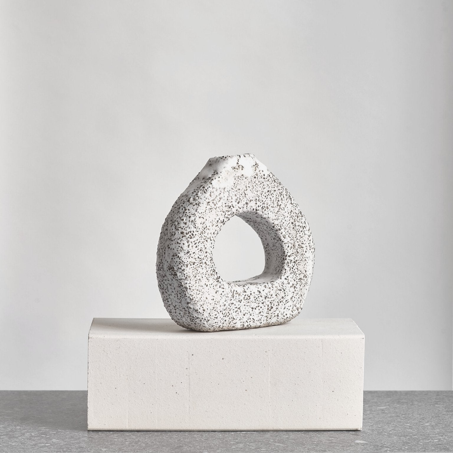 UnFormed nº I | Ceramic Sculpture - the elementhal
